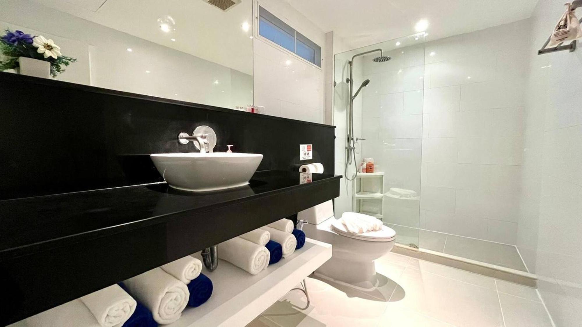 Apartment B12a Pool Access Partial Seaview 2brs 1bath Karon Ban Karon