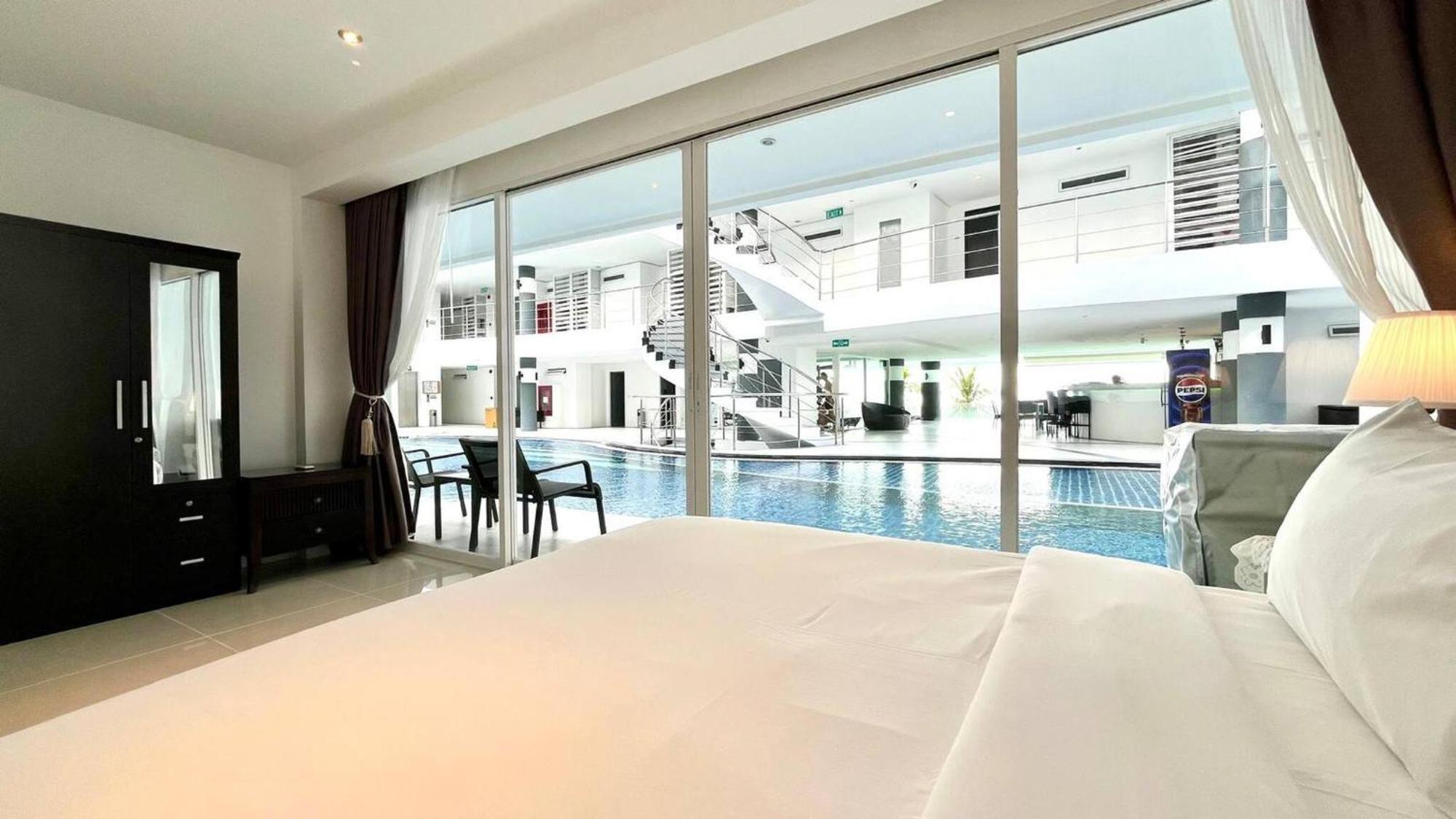 B12a Pool Access Partial Seaview 2brs 1bath Karon Apartment