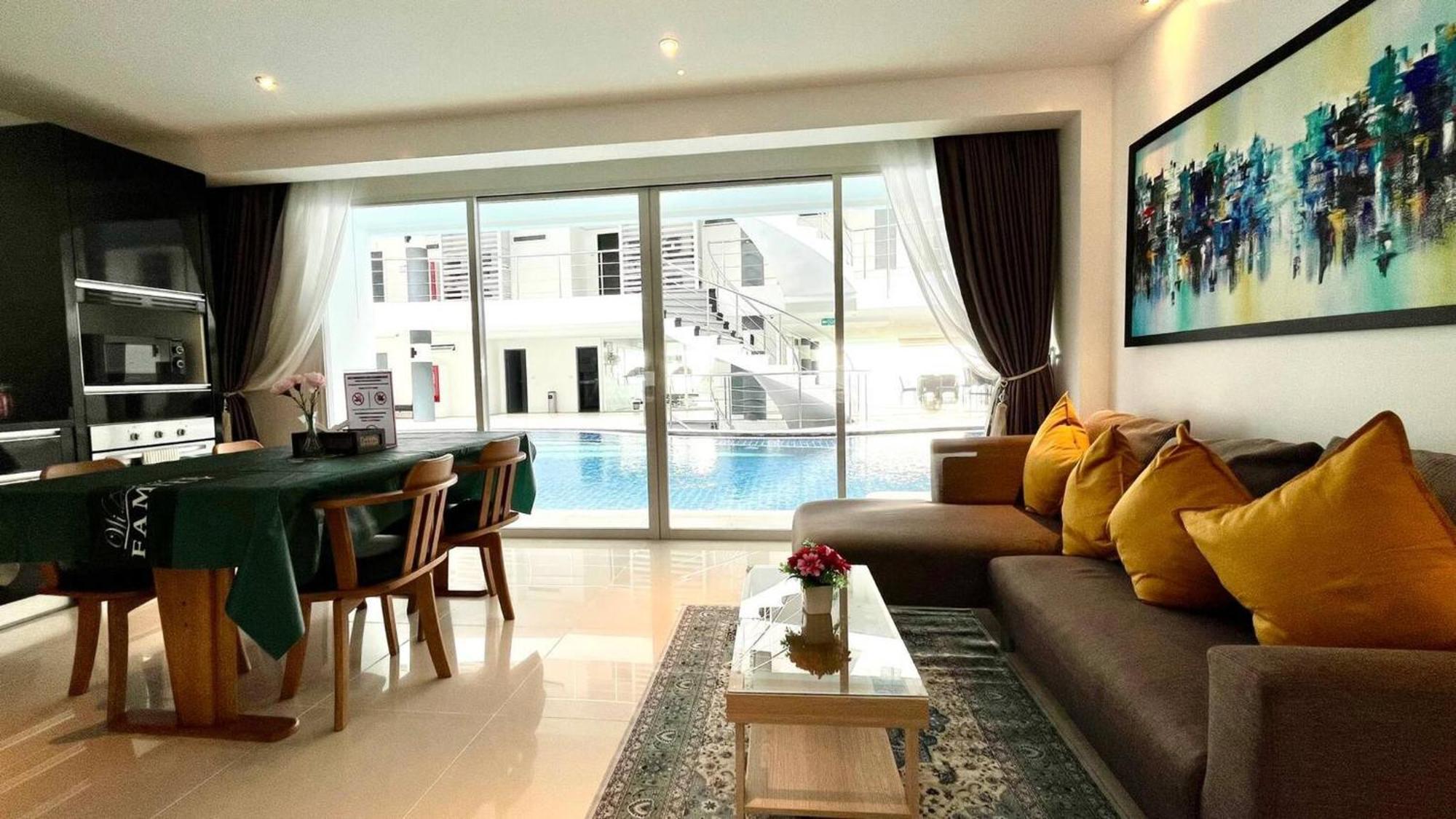 B12a Pool Access Partial Seaview 2brs 1bath Karon