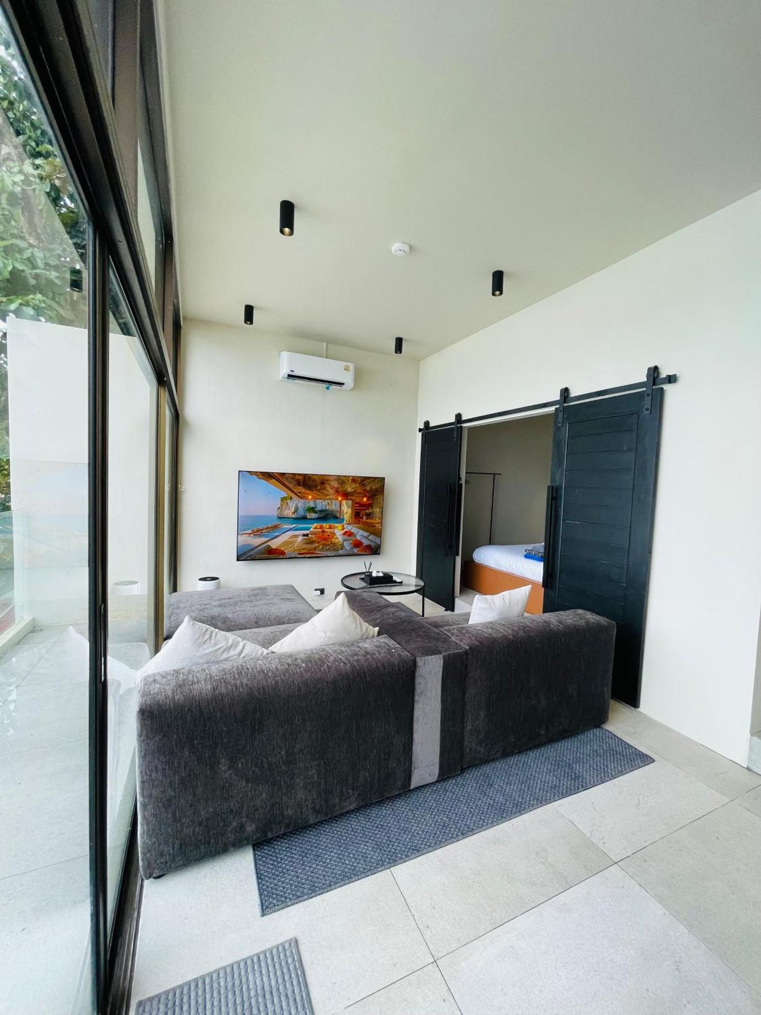 Apartment Tri Trang Beachfront With Stunning Views