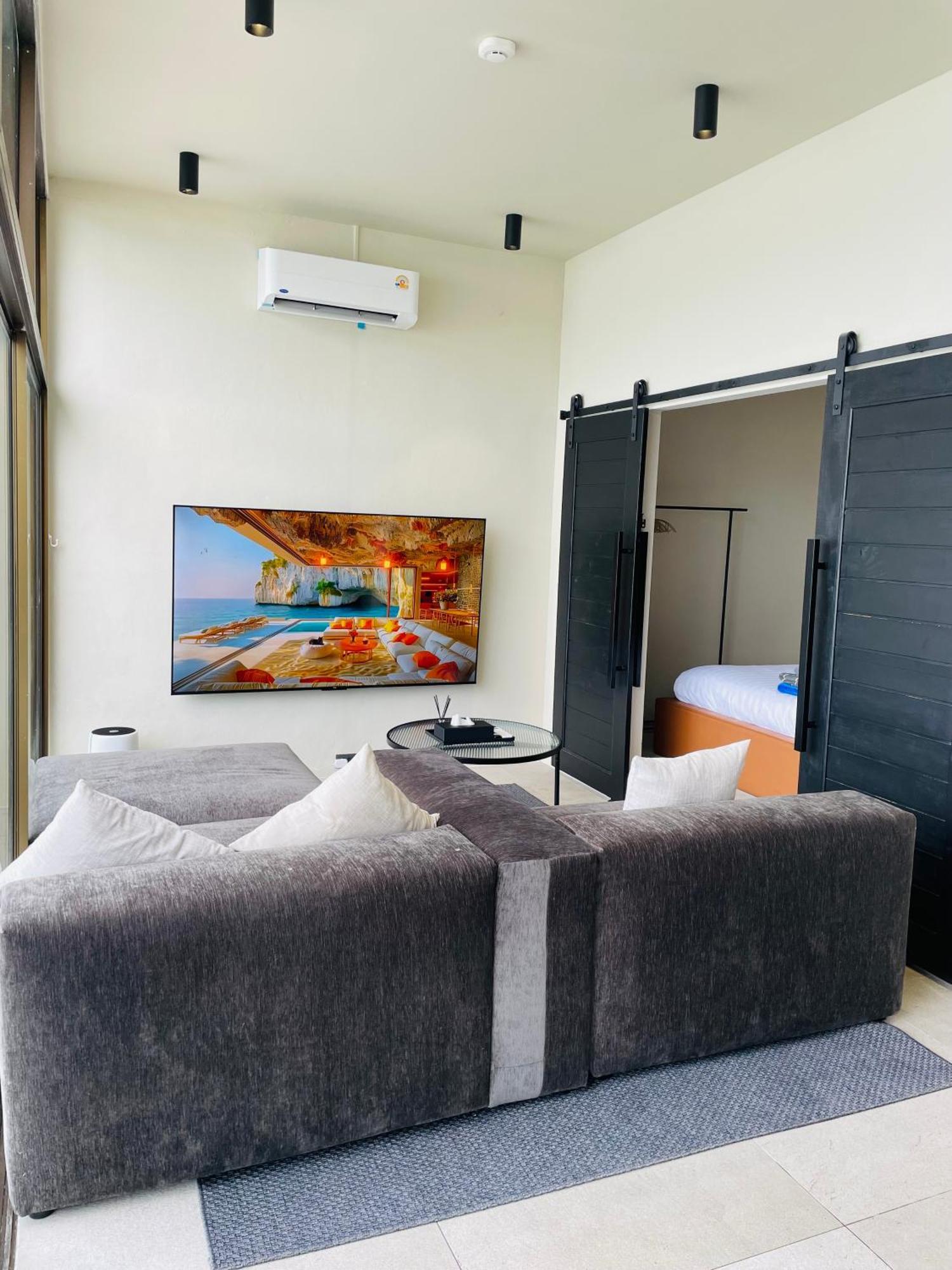 Tri Trang Beachfront With Stunning Views Patong