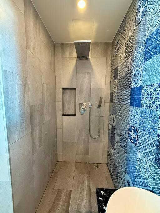 Poolside 1 Bedroom, 10 Mins Walk To Apartment Surin Beach (Phuket)