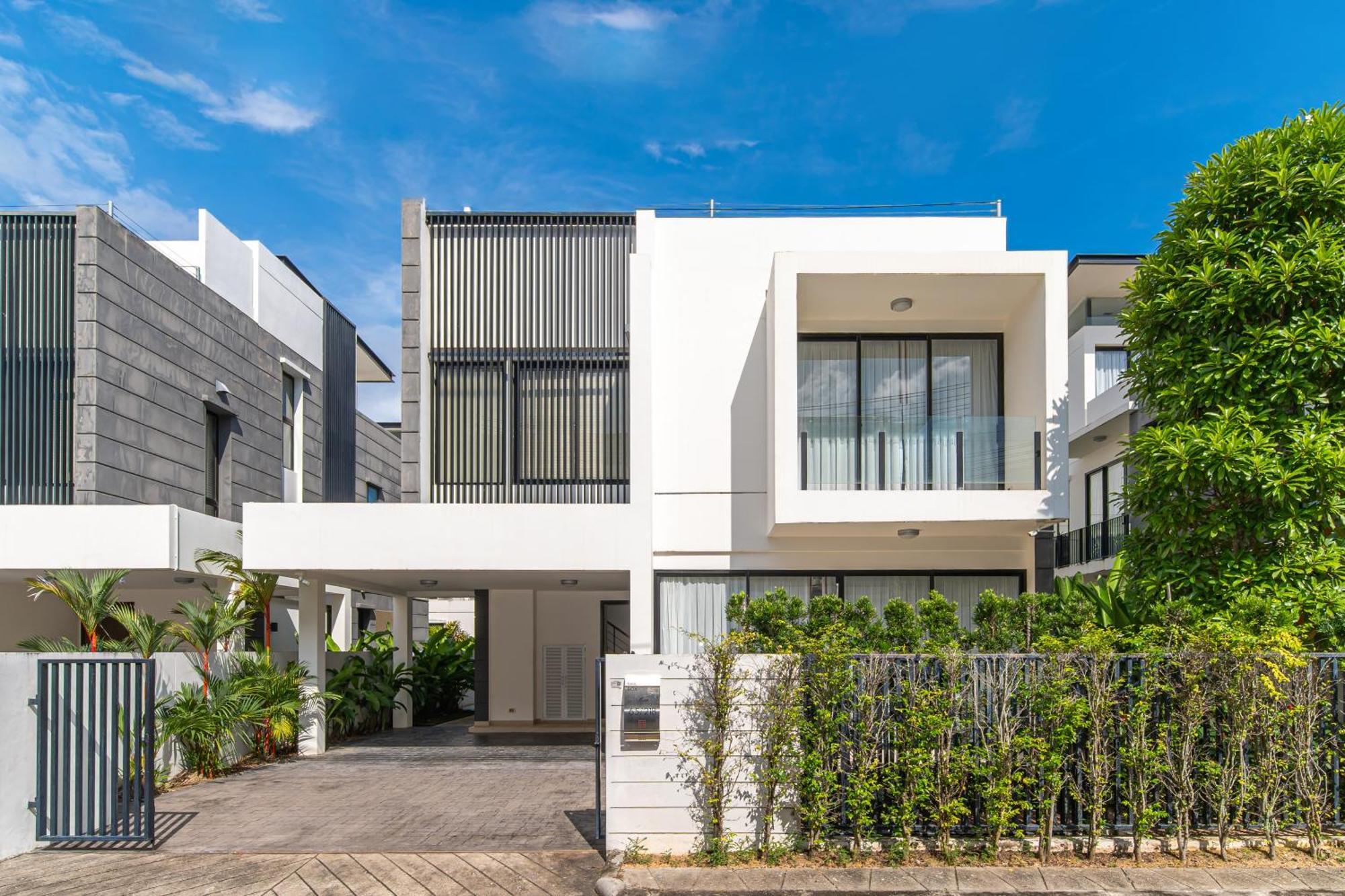 Villa Laguna Park 的现代化5卧室泳池别墅 Phuket
