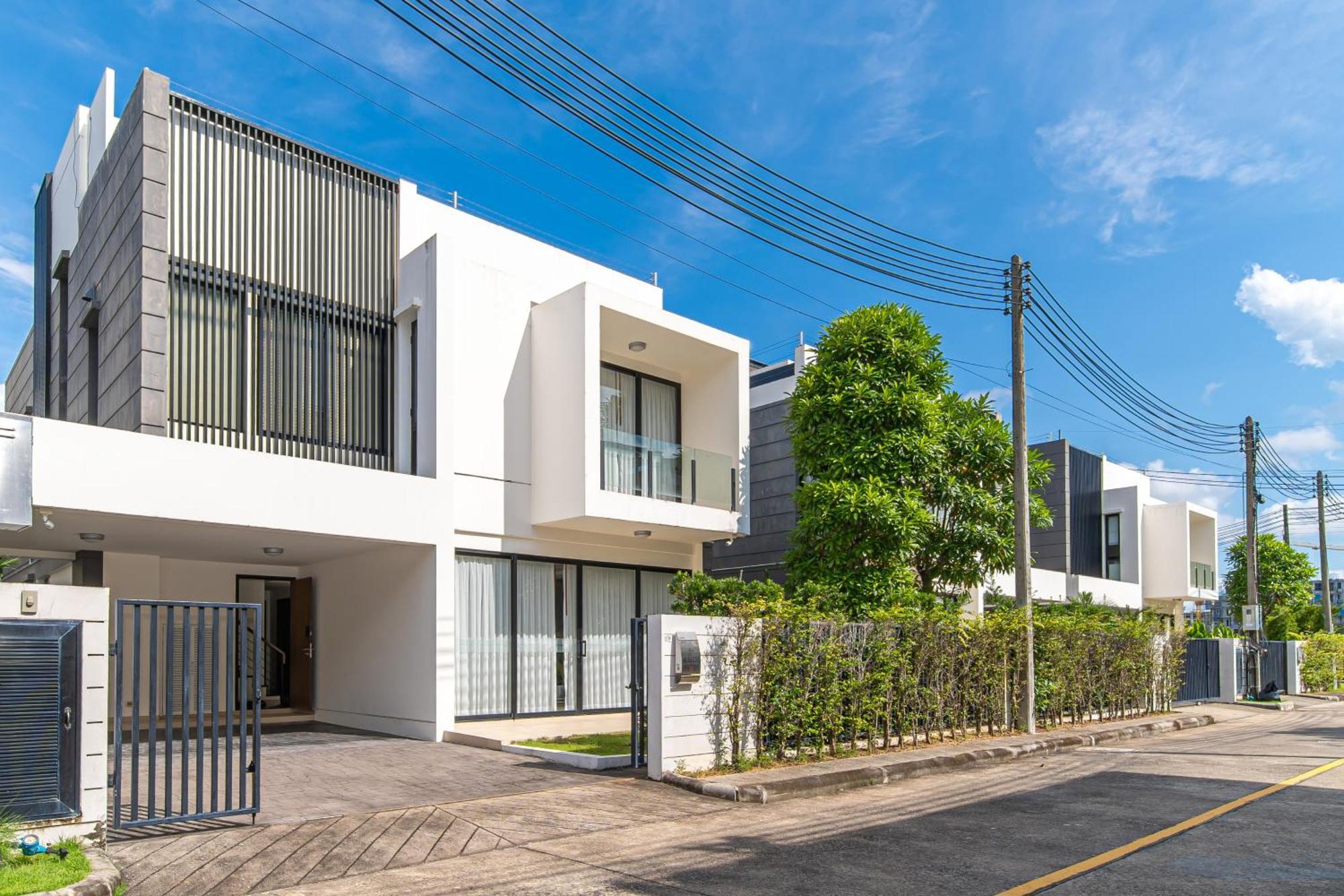 Laguna Park 的现代化5卧室泳池别墅 Villa