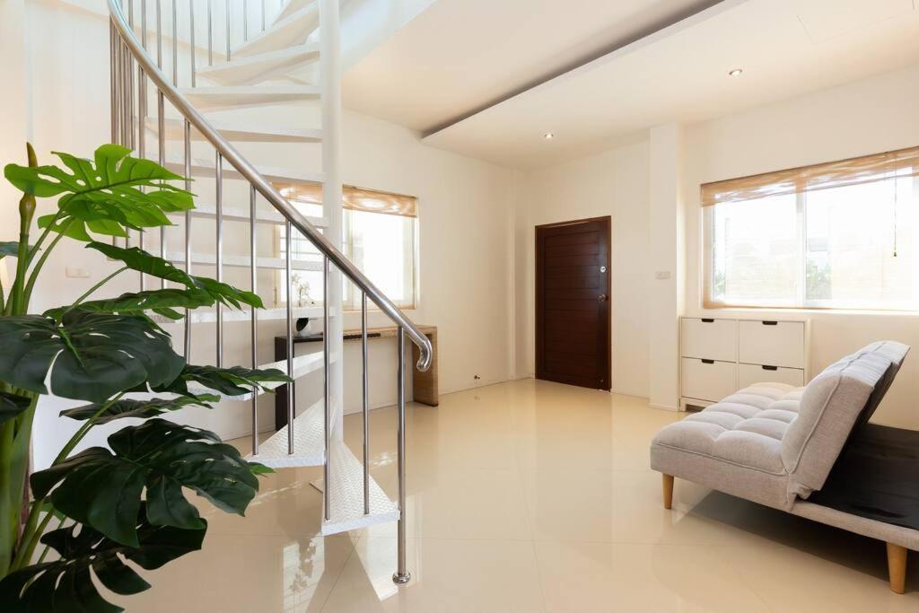 View In Phuket Hot Tub Great Location V132 Holiday home Ban Saiyuan
