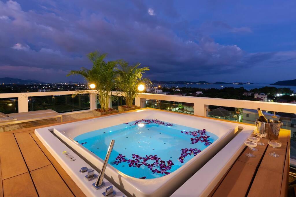 View In Phuket Hot Tub Great Location V132 Holiday home *