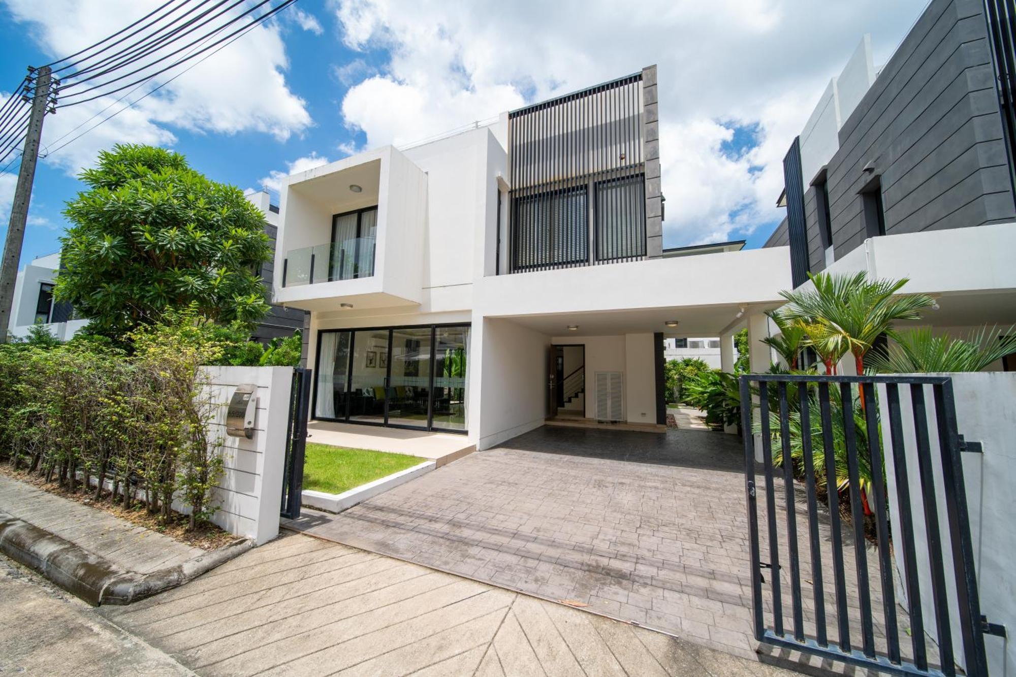 Laguna Park 的现代化5卧室泳池别墅 Villa Phuket