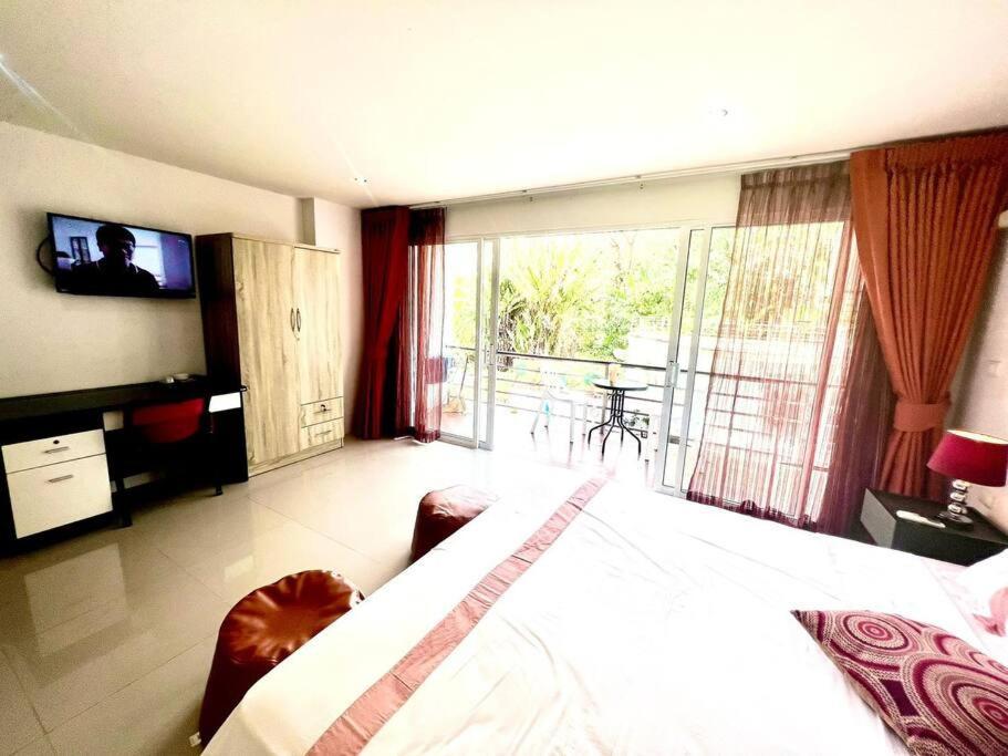 Apartment Walk To Walking Street, Patong, Bangla C134 Patong