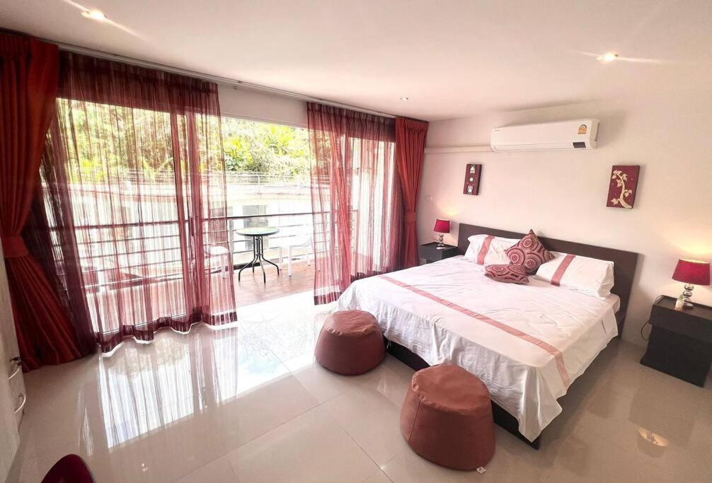 Apartment Walk To Walking Street, Patong, Bangla C134