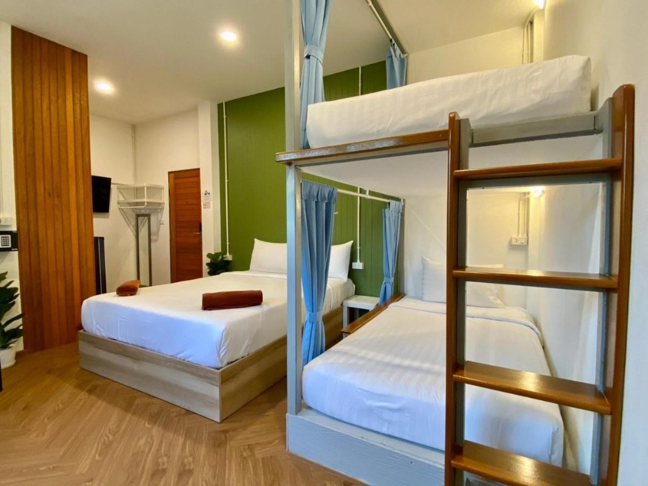 Sleepy Station Hostel