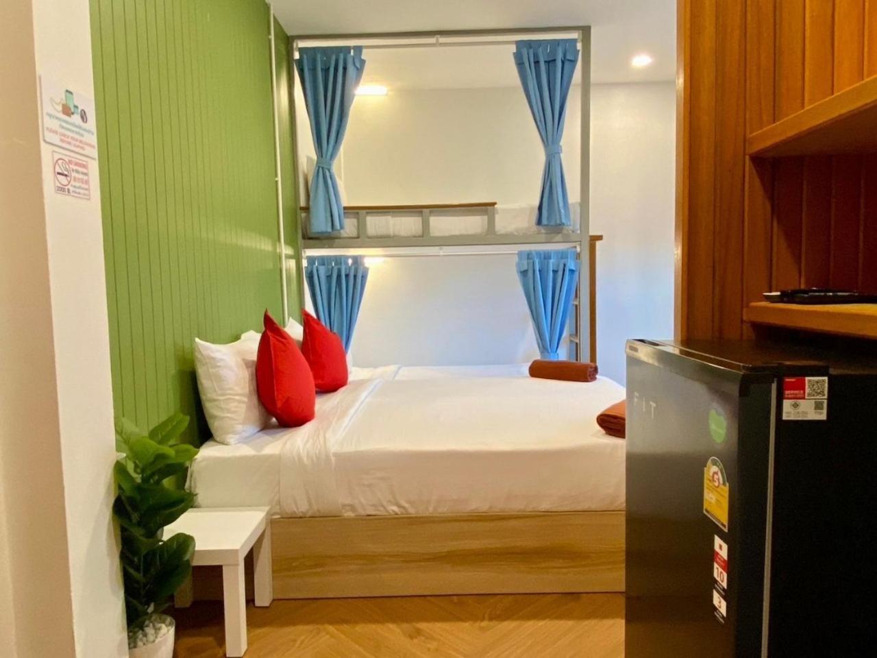 Hostel Sleepy Station *