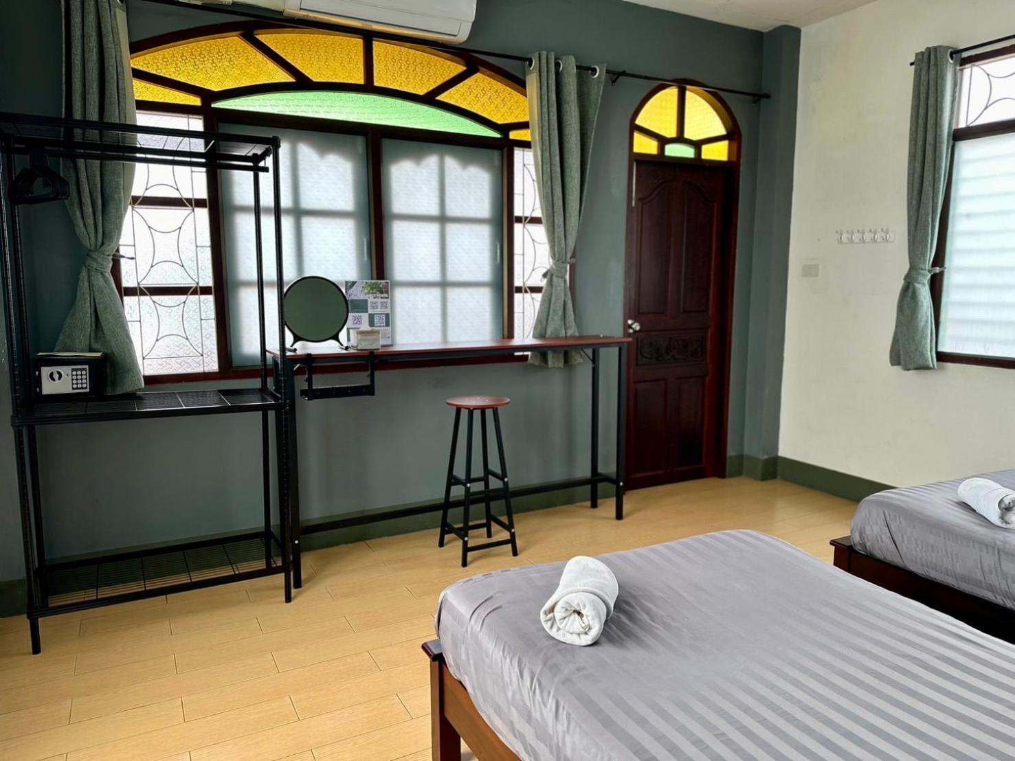 Niece - Sha Extra Hostel *