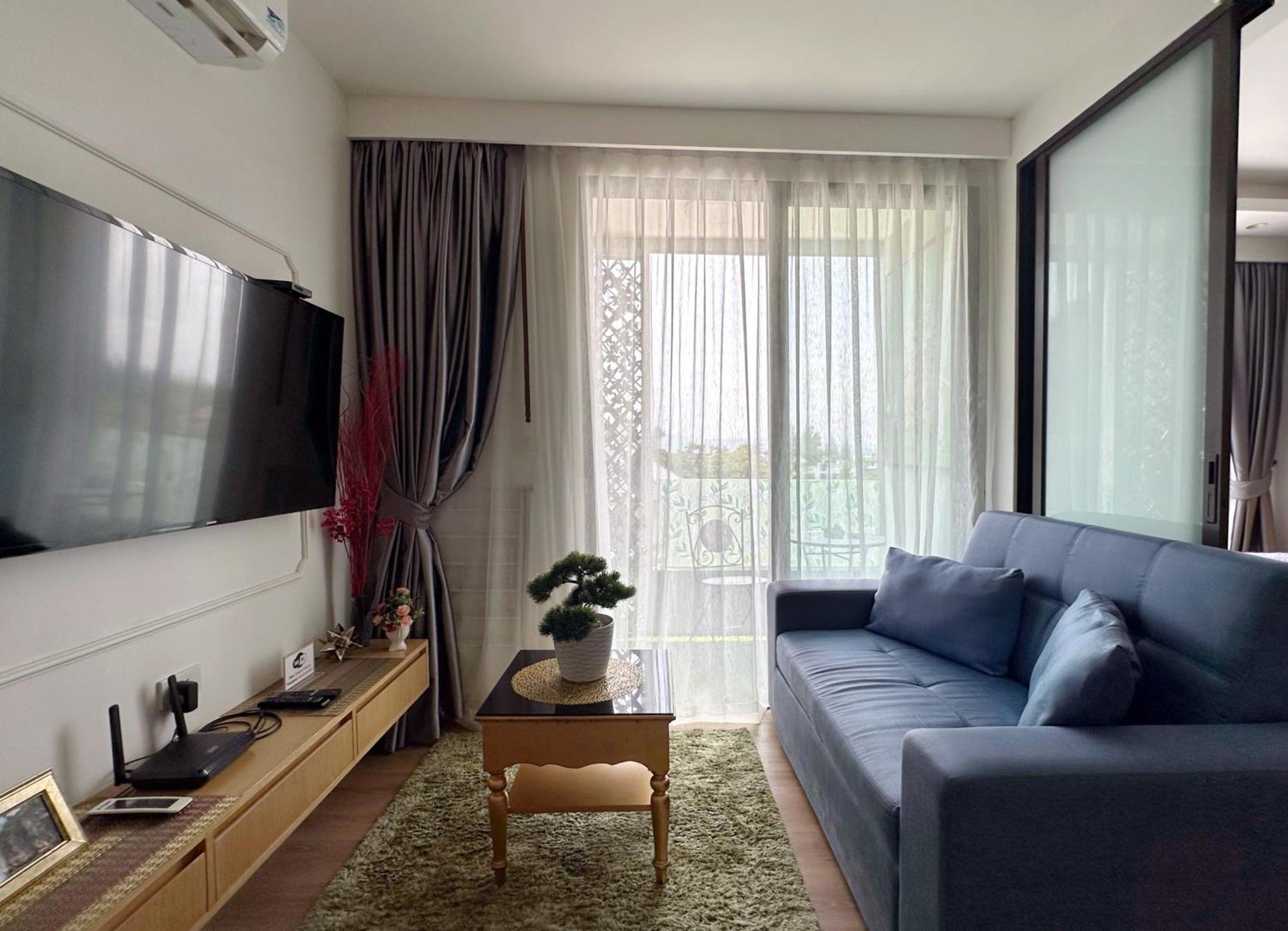 The Aristo-2-803 Apartment