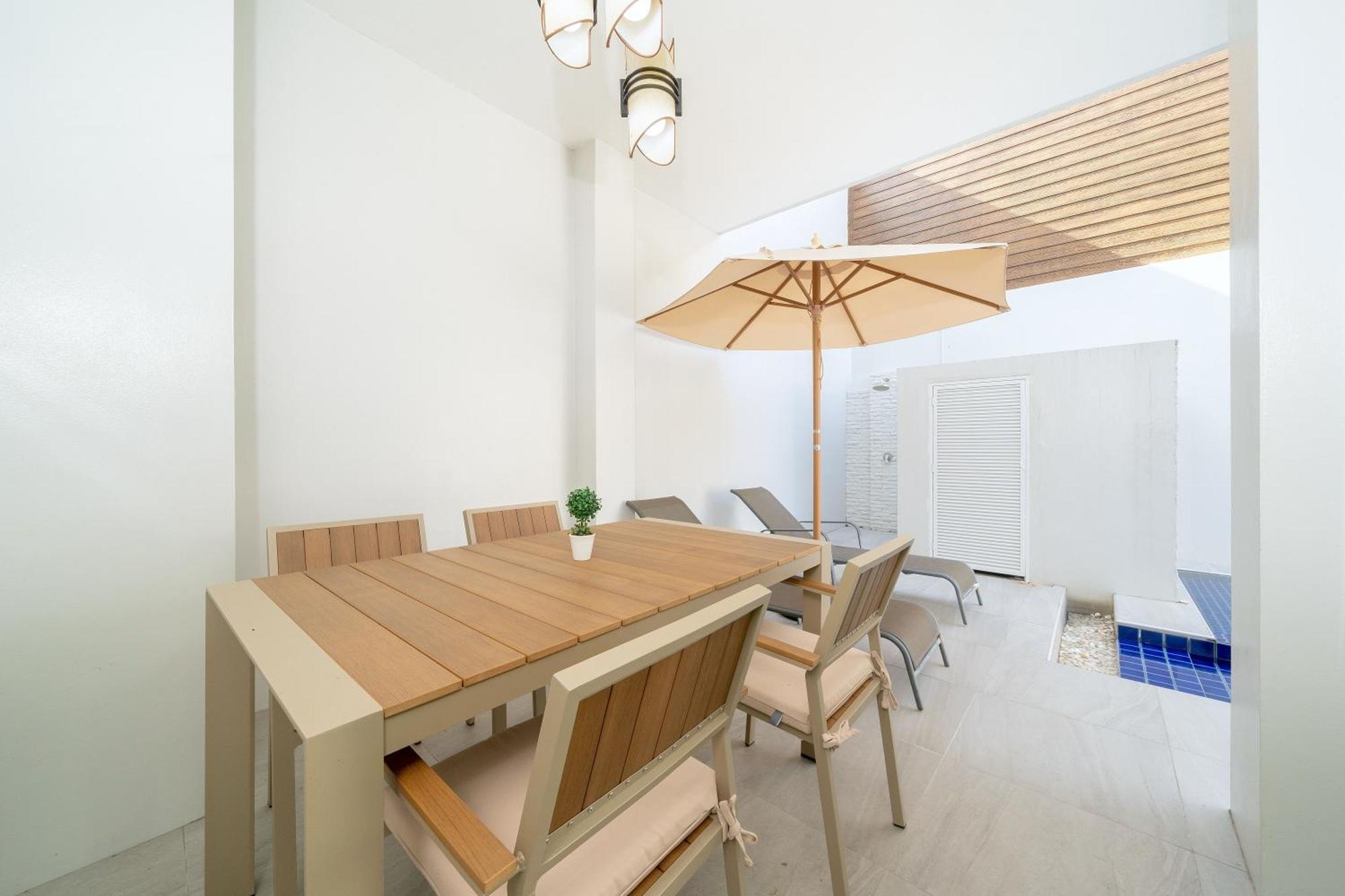 Elegant 3br Private Pool Sara Near Naiharn Apartment Ban Saiyuan