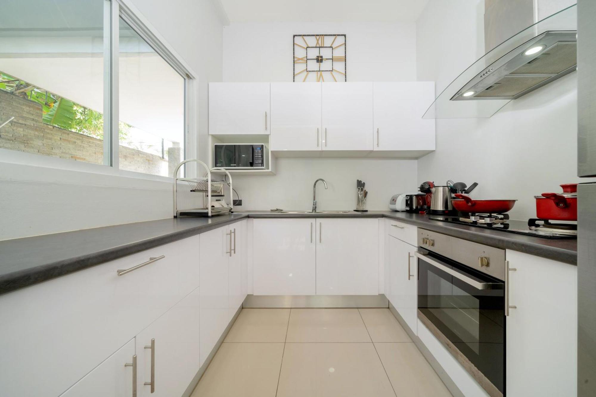 Elegant 3br Private Pool Sara Near Naiharn Apartment