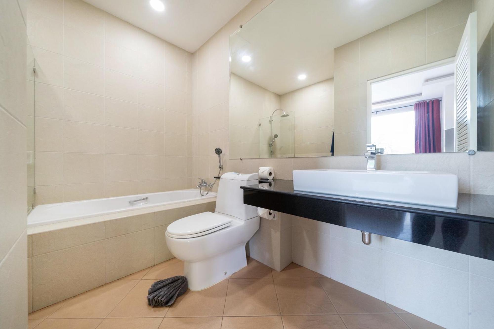 Elegant 3br Private Pool Sara Near Naiharn Ban Saiyuan