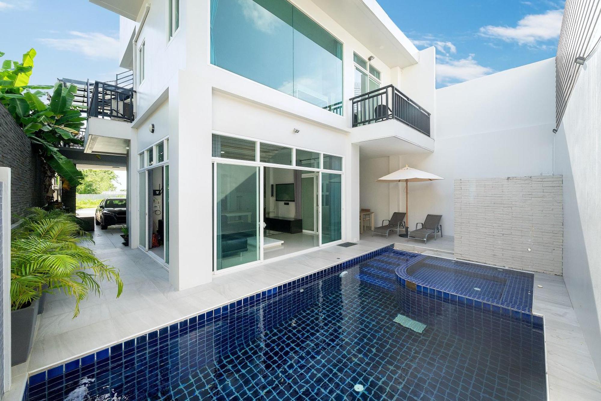 Elegant 3br Private Pool Sara Near Naiharn Apartment Ban Saiyuan