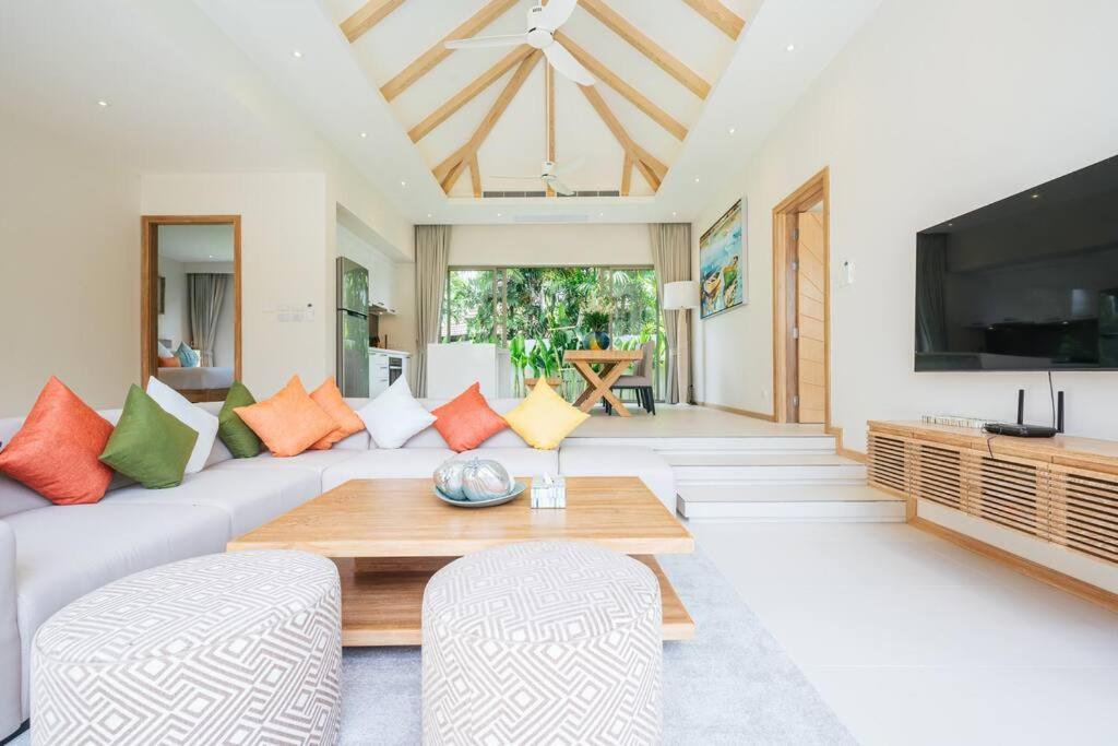 Peaceful And Stylish 3 Bedrooms Pool Villa, Phuket