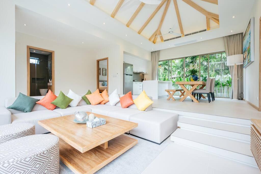 Peaceful And Stylish 3 Bedrooms Pool Villa, Villa Phuket
