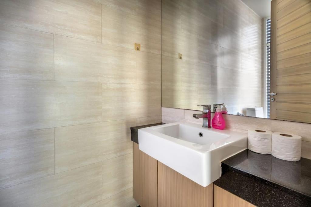 Charming 2-bedroom Pool *