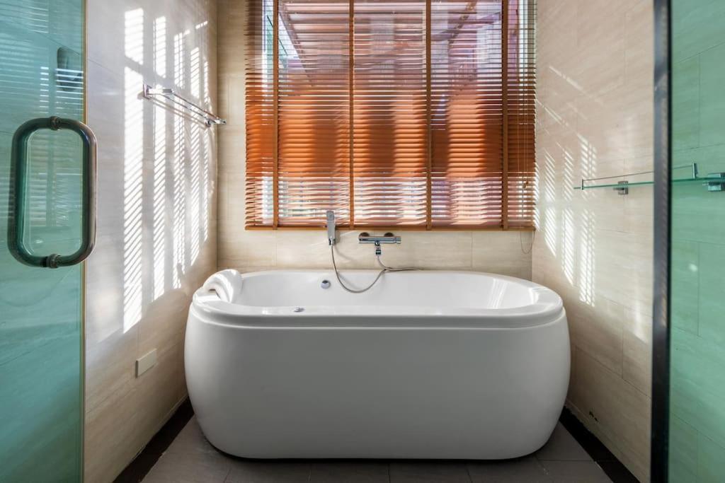 Villa Charming 2-bedroom Pool *