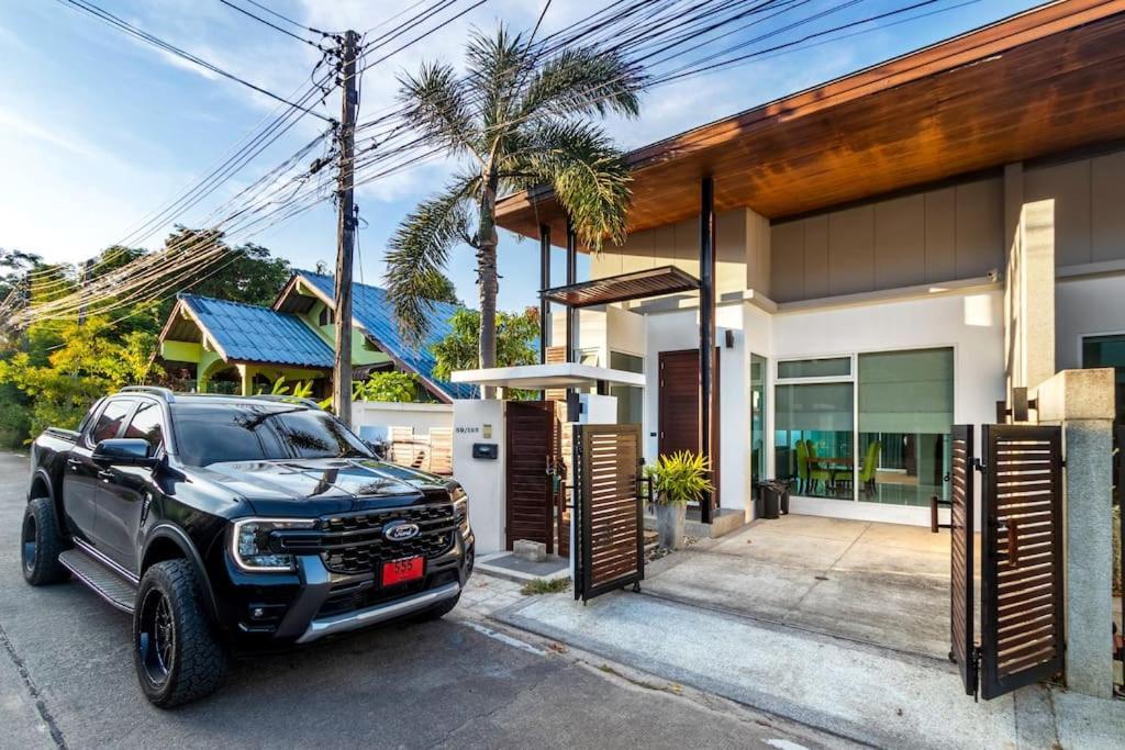 Charming 2-bedroom Pool *