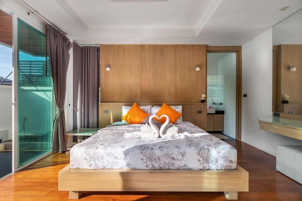 Villa Charming 2-bedroom Pool