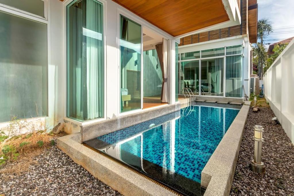 Charming 2-bedroom Pool *