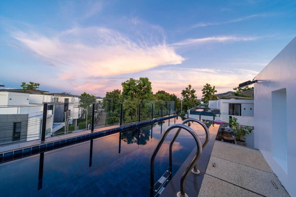 Villa Luxury 5br Rooftop Pool Thalang