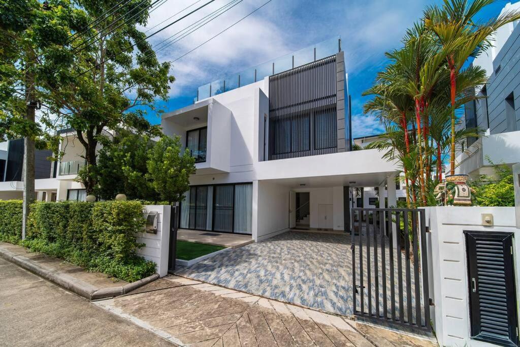 Villa Luxury 5br Rooftop Pool *