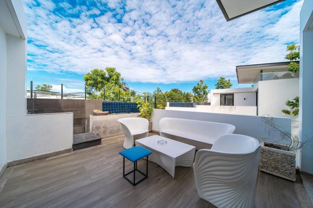 Luxury 5br Rooftop Pool Villa