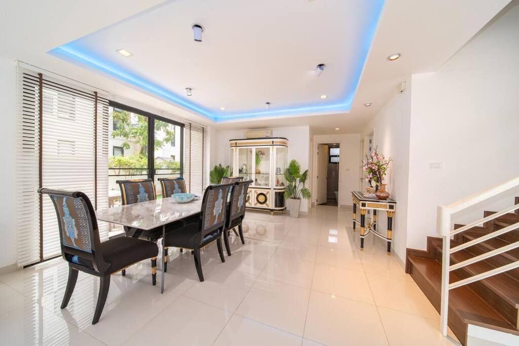 Luxury 5br Rooftop Pool Thalang