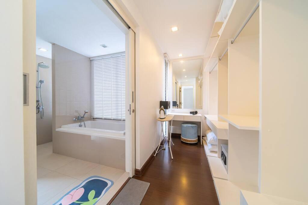 Luxury 5br Rooftop Pool Villa *
