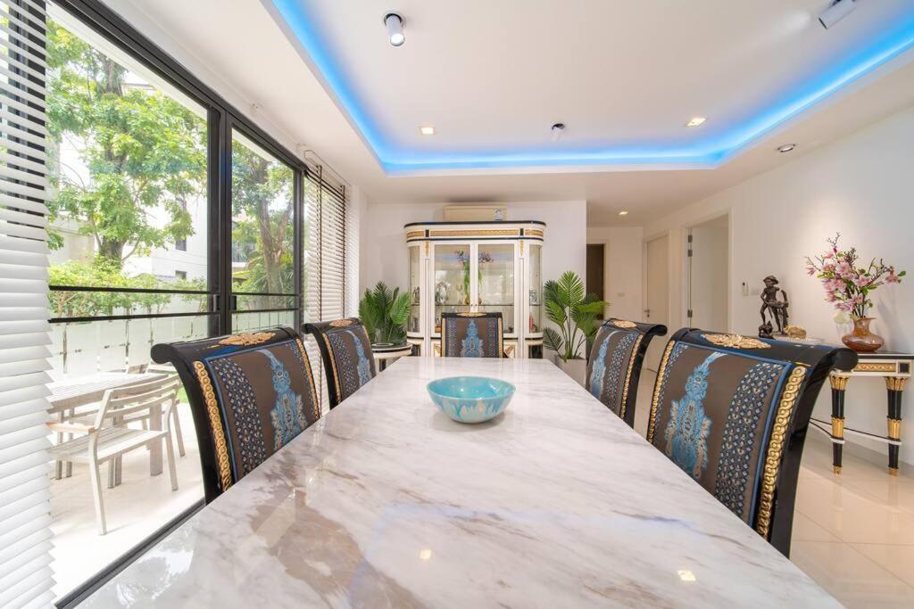 Villa Luxury 5br Rooftop Pool *