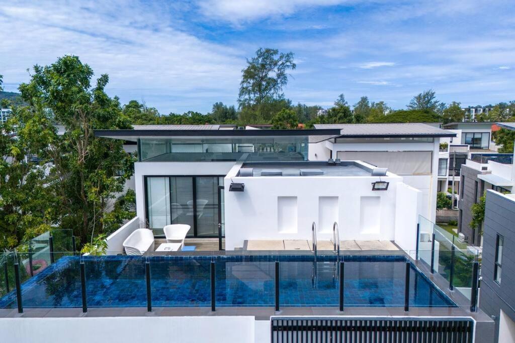 Luxury 5br Rooftop Pool *