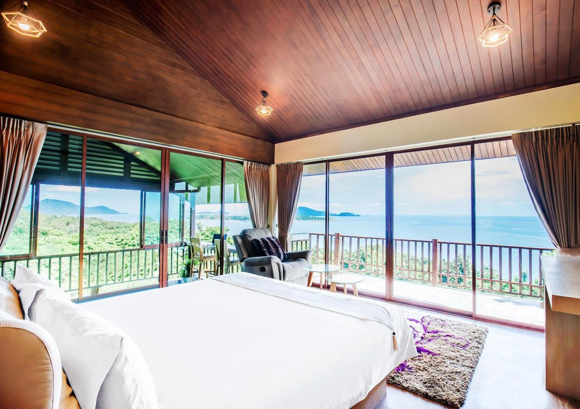 Yariana Ocean Front