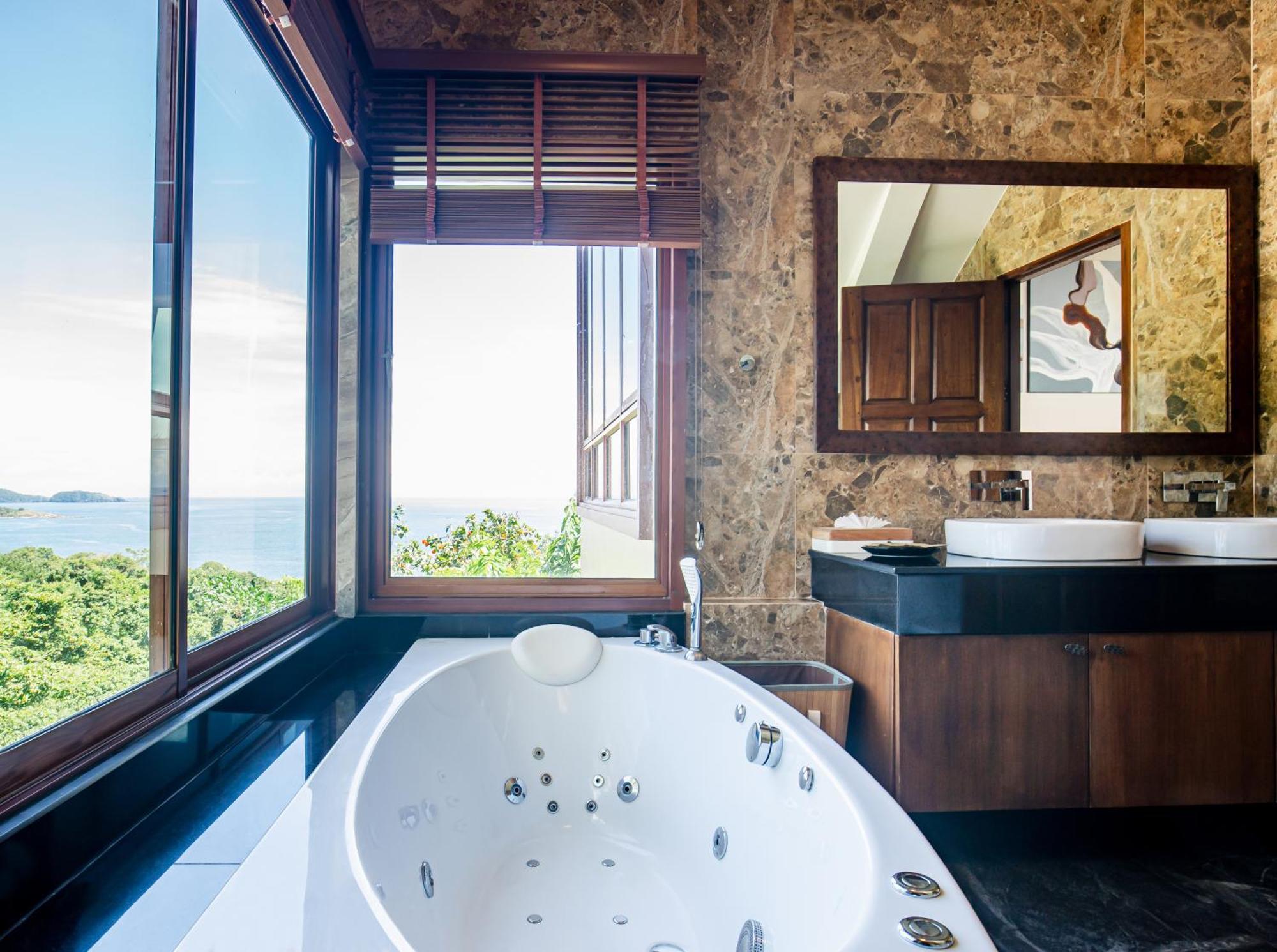 Yariana Ocean Front Villa *