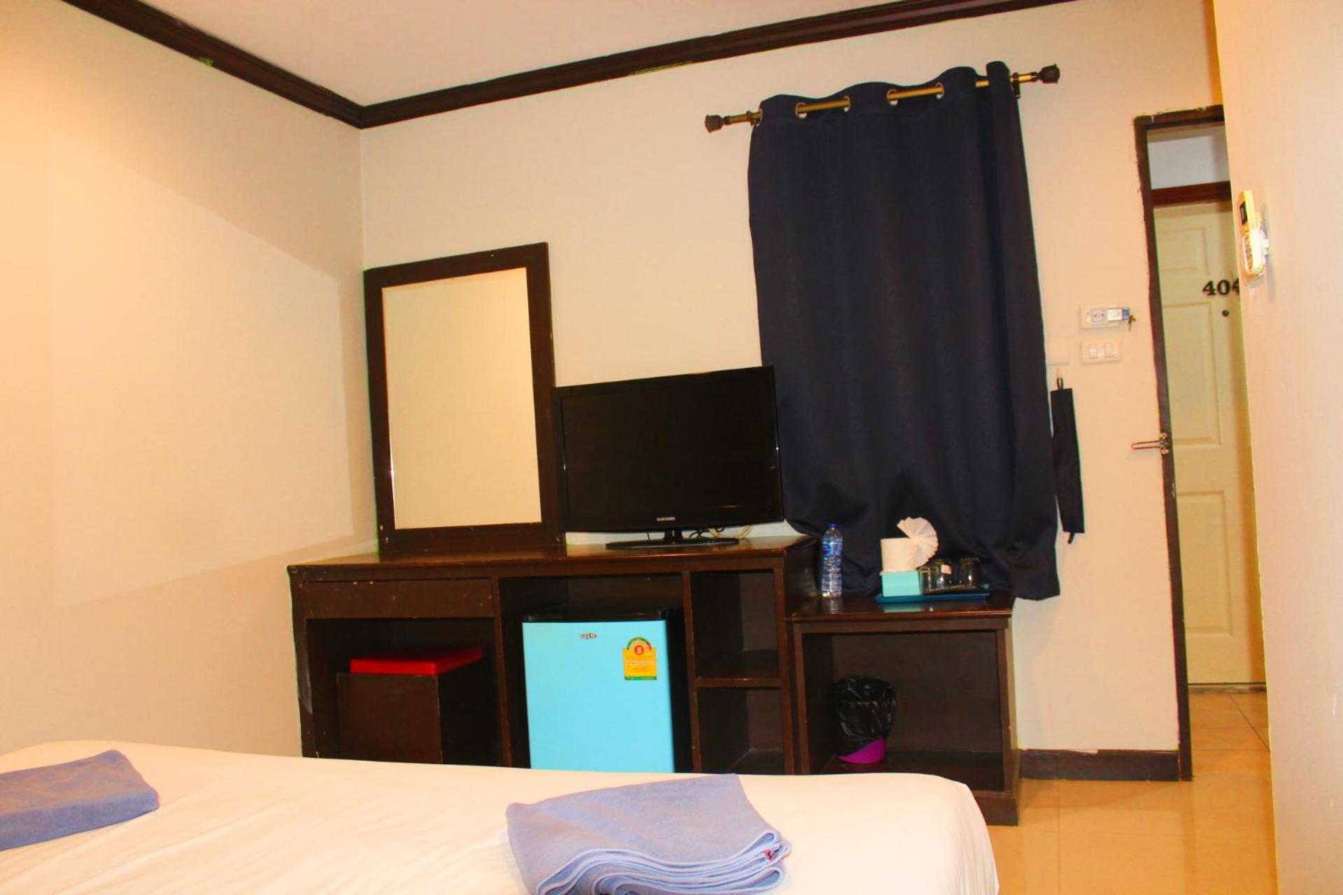Hollywood Hotel *
