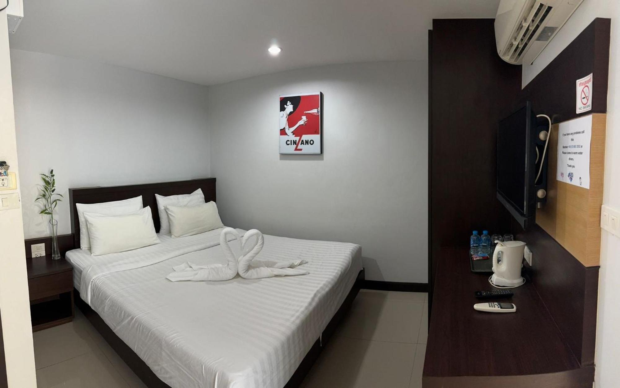 Hotel La Casa Patong