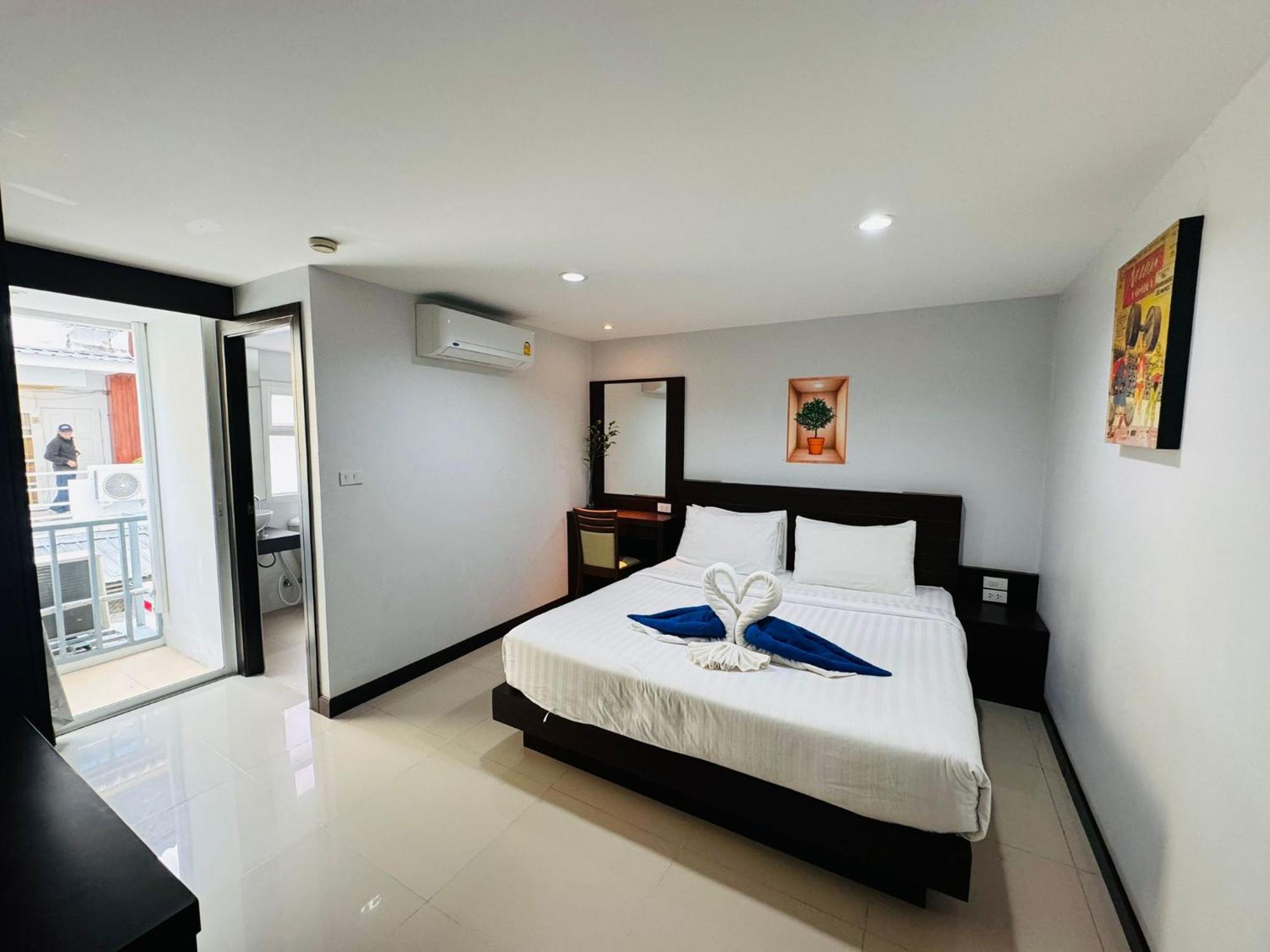 La Casa Hotel Patong