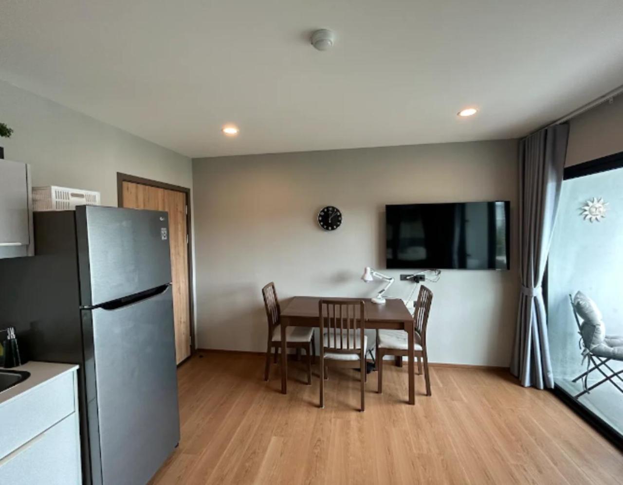 Title Rent Apartment *