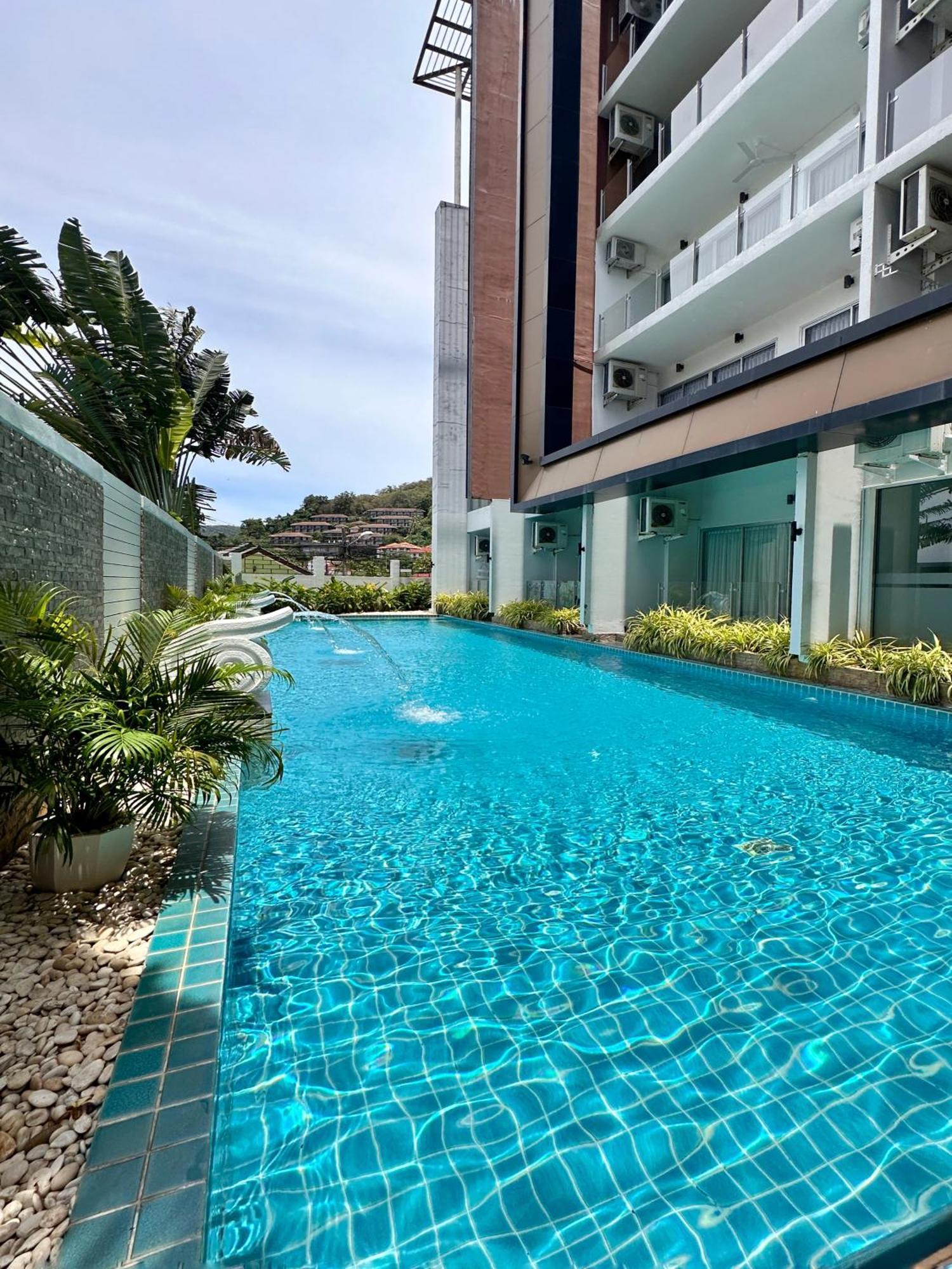 Phuket Karon Chic Condominium. Ban Karon