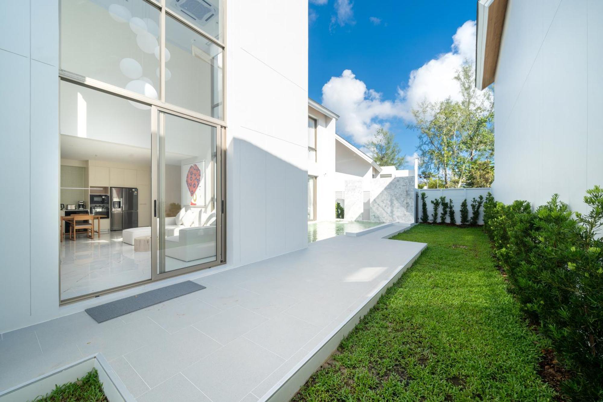 Villa Lux Pride 2 - Luxury Pool Near Laguna *
