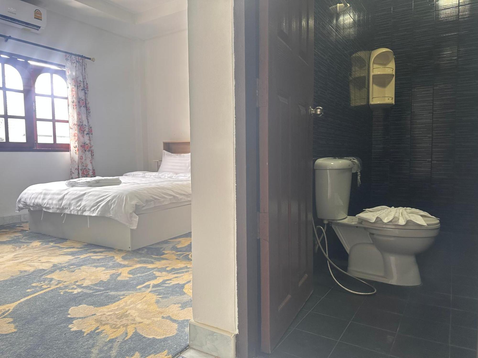 Homestay Phuket Plan B House *