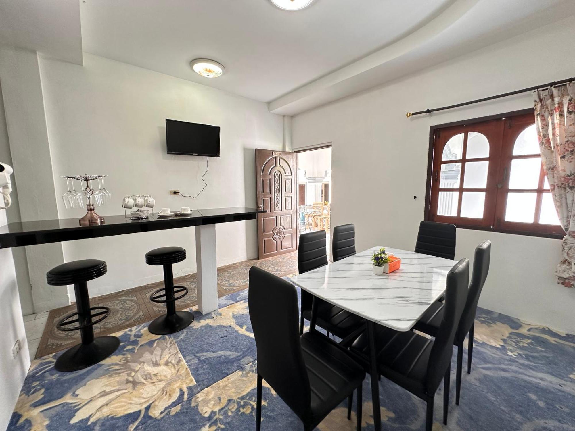 Phuket Plan B House *