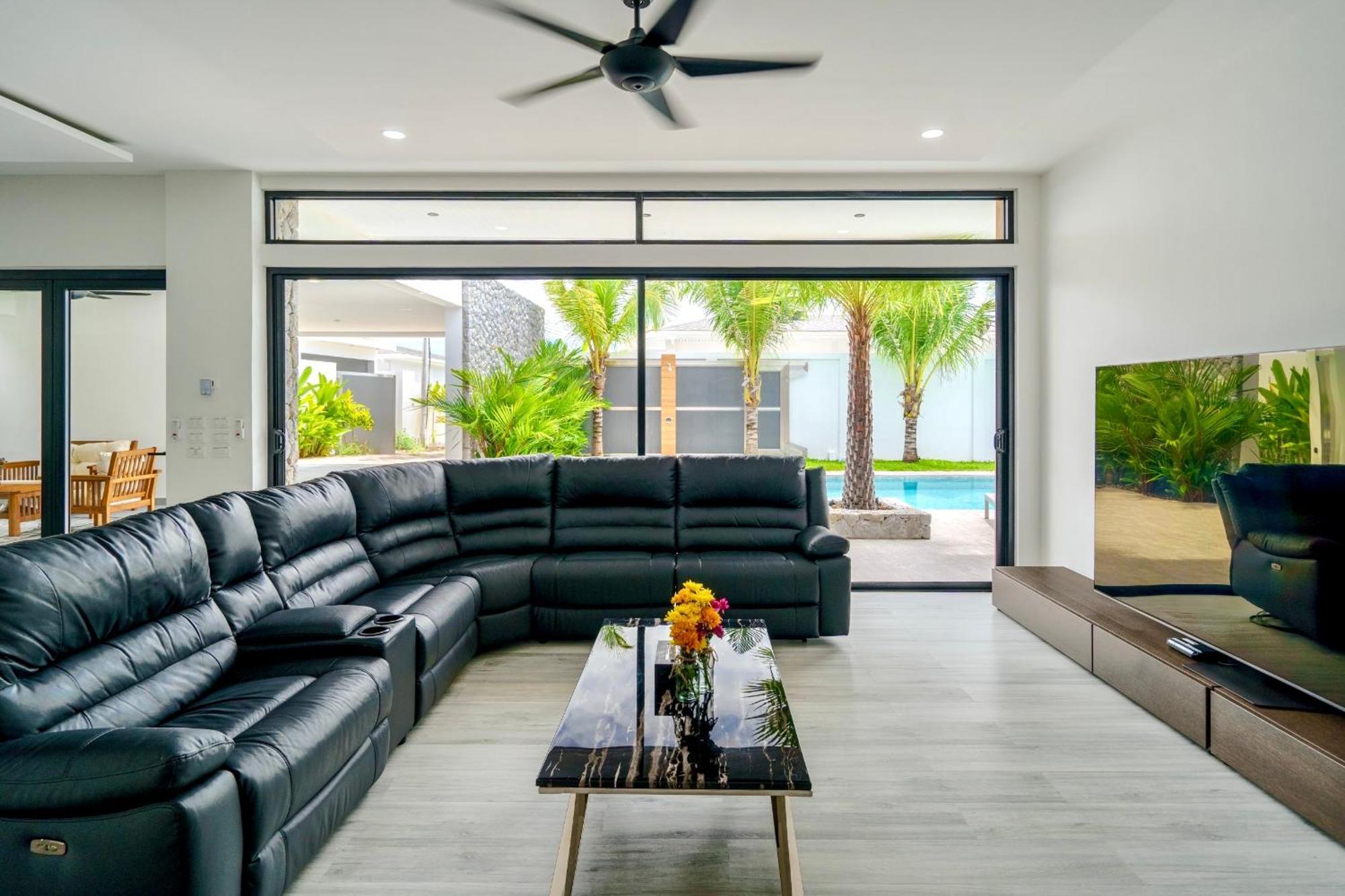 Villa 4 Bedroom Private Pool In Rawai By Resava Ban Saiyuan