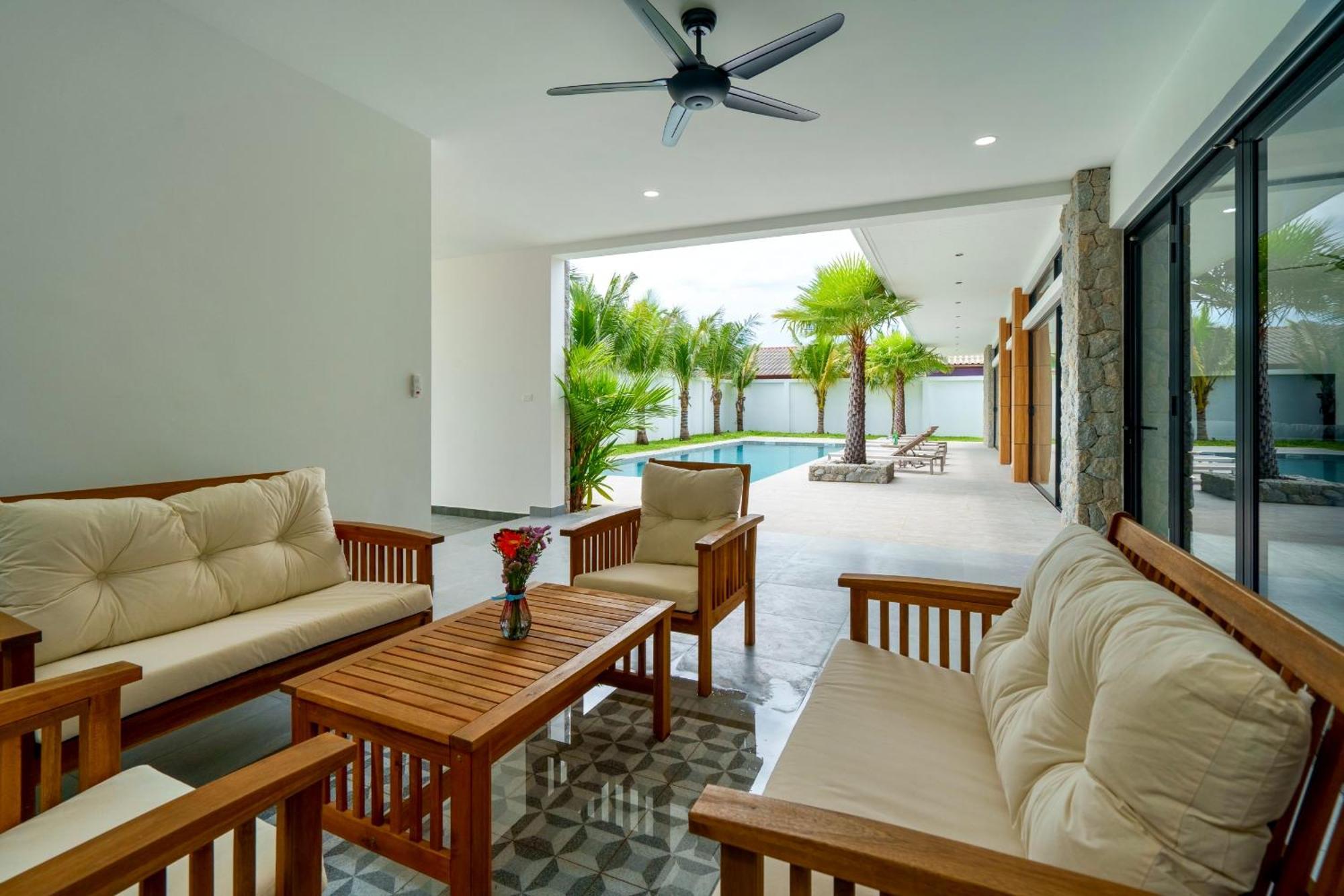 4 Bedroom Private Pool In Rawai By Resava Ban Saiyuan