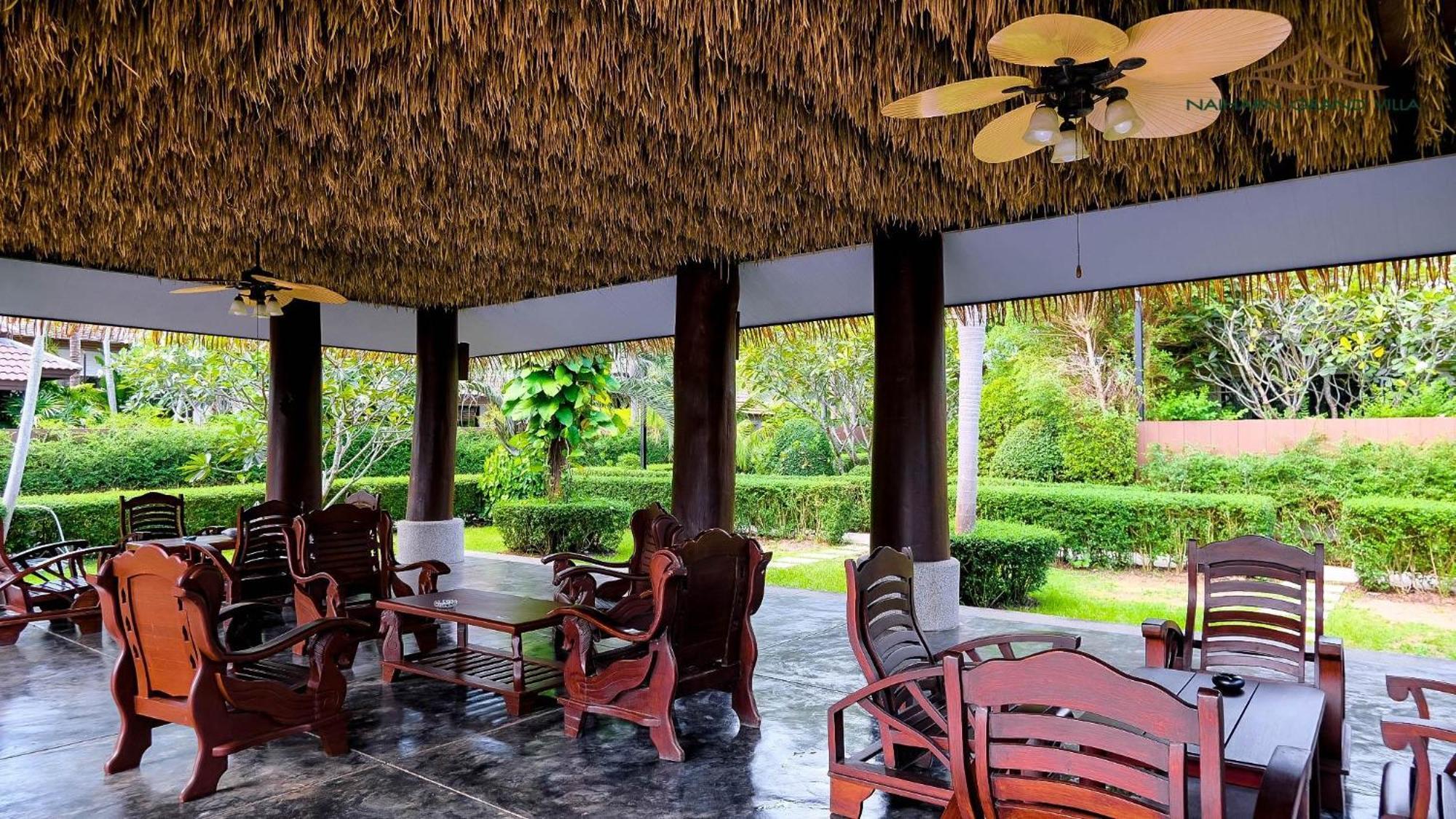 Setrova Graden Pool Naiharn Phuket Villa