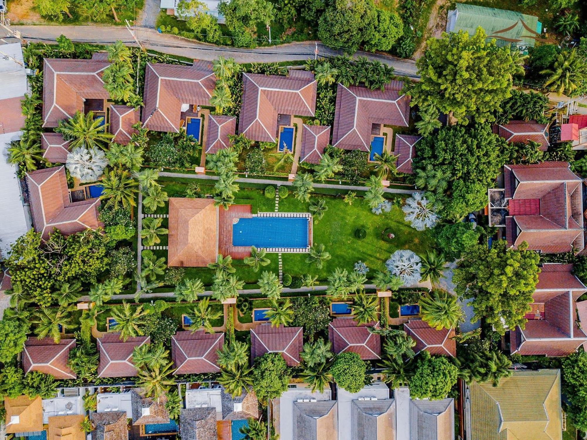 Setrova Graden Pool Naiharn Phuket