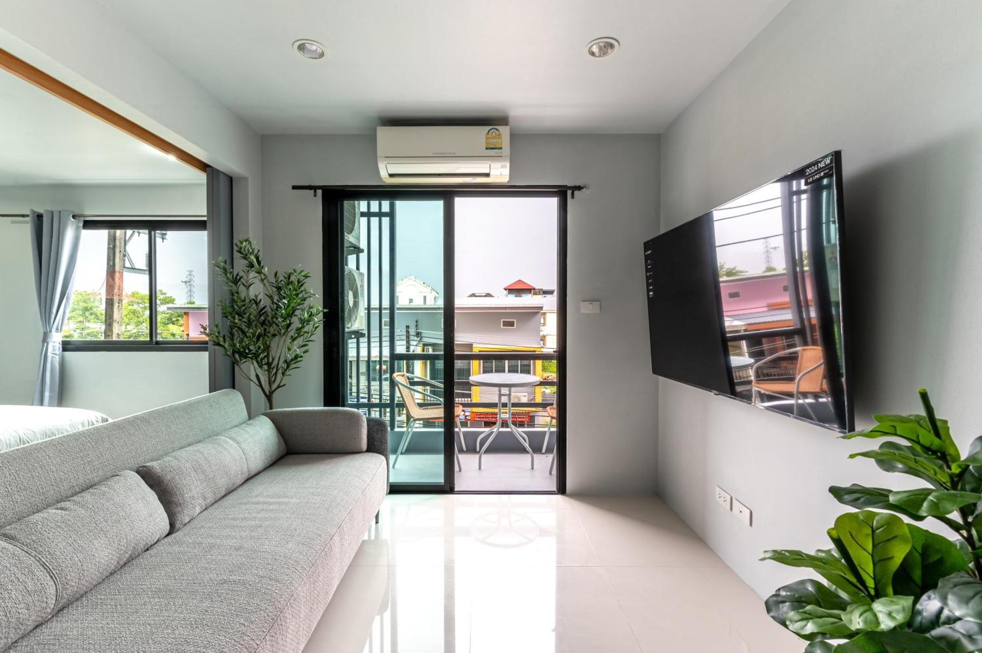 1 Bedroom Renovated Ratchaporn Kathu Apartment *